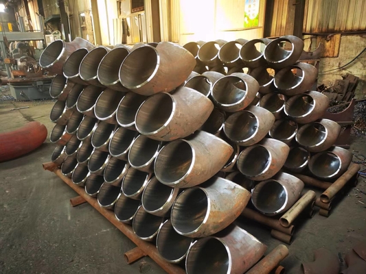 Sch40 22.5 각도 엘보 탄소강 이음새가 없는 연결된 용접 Astm A234