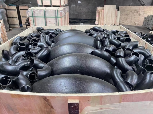 426 밀리미터 버트 접합 팔꿈치 Gost En10253-2 ASTM 규격 모래 바람 흑색 도장