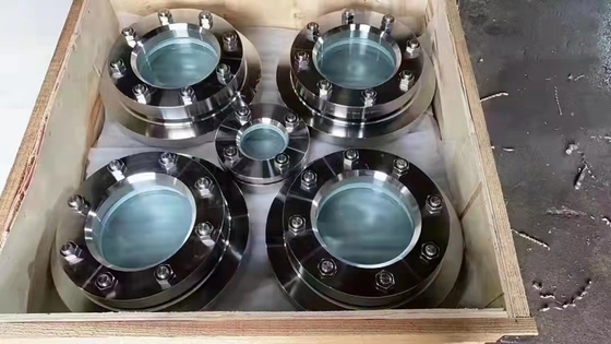 투명한 래커 단조강 플랜지 15mm-1220mm 탄소강은 플랜지를 밟고 미끄러져 넘어집니다